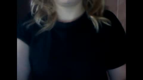 Snapshot of riveramaureen chatting on February 19, 2025, 6:22 am RiveraMaureen online show from February 19, 2025, 6:22 am