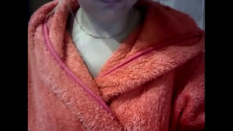 Snapshot of riveramaureen chatting on November 14, 2025, 3:38 am RiveraMaureen online show from November 14, 2025, 3:38 am