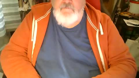 Snapshot of rndmronnie chatting on October 20, 2025, 7:25 pm Ron Rodan online show from October 20, 2025, 7:25 pm