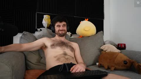 Ryan aka KeylimeRy online show from April 17, 2026, 3:59 pm