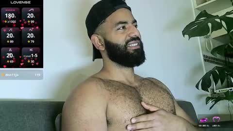 Snapshot of roa32sebas chatting on December 4, 2024, 6:17 pm SebasRoa online show from December 4, 2024, 6:17 pm