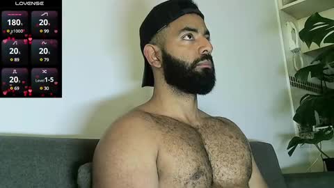 Snapshot of roa32sebas chatting on December 7, 2024, 6:48 pm SebasRoa online show from December 7, 2024, 6:48 pm