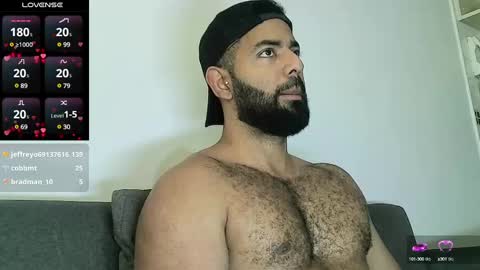 Snapshot of roa32sebas chatting on January 13, 2025, 6:49 pm SebasRoa online show from January 13, 2025, 6:49 pm