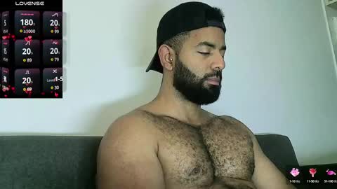 Snapshot of roa32sebas chatting on January 14, 2025, 5:01 pm SebasRoa online show from January 14, 2025, 5:01 pm