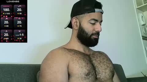 Snapshot of roa32sebas chatting on January 23, 2025, 2:28 pm SebasRoa online show from January 23, 2025, 2:28 pm