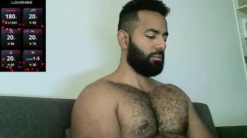 Snapshot of roa32sebas chatting on January 27, 2025, 3:18 pm SebasRoa online show from January 27, 2025, 3:18 pm