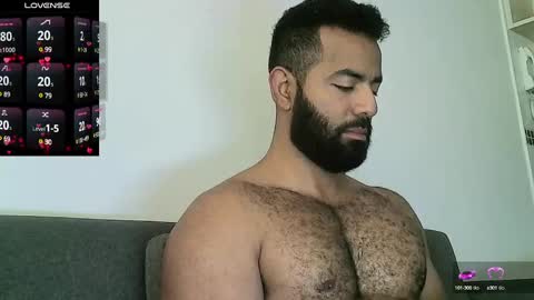 Snapshot of roa32sebas chatting on February 3, 2025, 2:55 pm SebasRoa online show from February 3, 2025, 2:55 pm