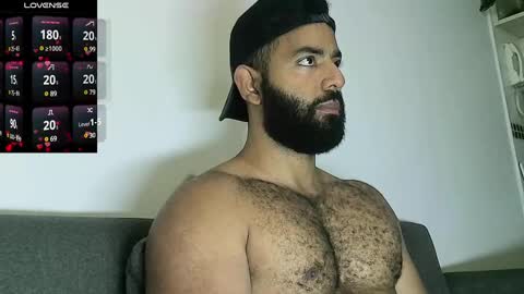 Snapshot of roa32sebas chatting on February 27, 2025, 2:10 pm SebasRoa online show from February 27, 2025, 2:10 pm