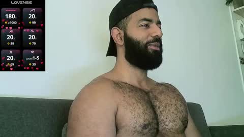 Snapshot of roa32sebas chatting on February 28, 2025, 2:31 pm SebasRoa online show from February 28, 2025, 2:31 pm