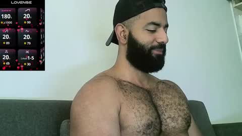 Snapshot of roa32sebas chatting on March 7, 2025, 2:23 pm SebasRoa online show from March 7, 2025, 2:23 pm