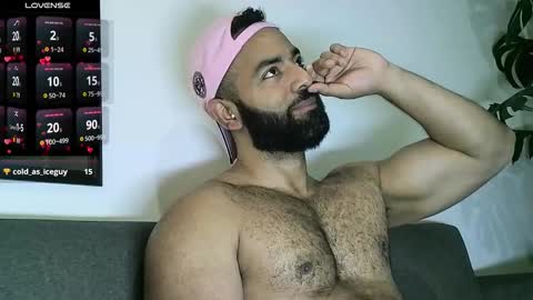 Snapshot of roa32sebas chatting on October 9, 2025, 5:44 pm SebasRoa online show from October 9, 2025, 5:44 pm