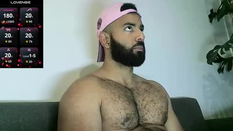 Snapshot of roa32sebas chatting on October 27, 2025, 6:45 pm SebasRoa online show from October 27, 2025, 6:45 pm