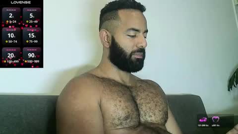 SebasRoa online show from February 11, 2026, 6:02 pm