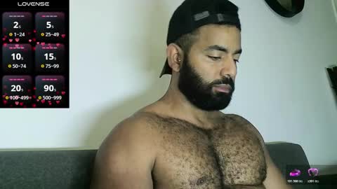 SebasRoa online show from March 18, 2026, 4:43 pm