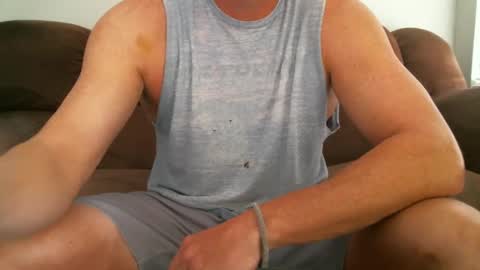 Snapshot of roadhouse122 chatting on December 22, 2024, 2:06 pm roadhouse122 online show from December 22, 2024, 2:06 pm