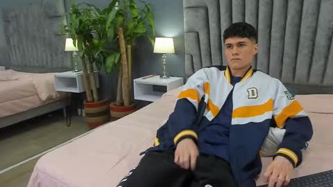 Roan Birkin online show from February 11, 2025, 1:41 am