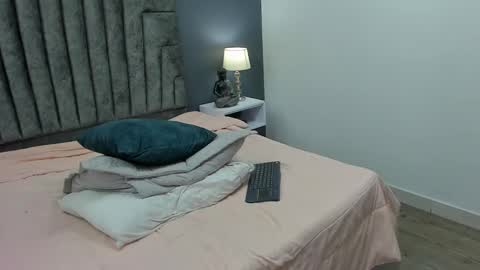 Roan Birkin online show from February 14, 2025, 11:42 pm