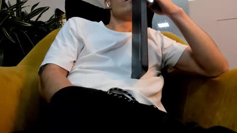 Roan Birkin online show from February 10, 2026, 10:03 pm