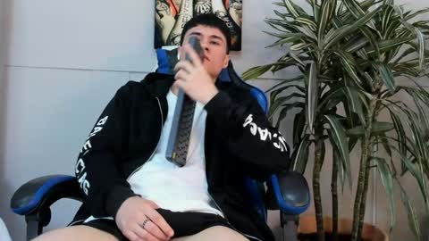 Roan Birkin online show from April 30, 2026, 8:57 pm