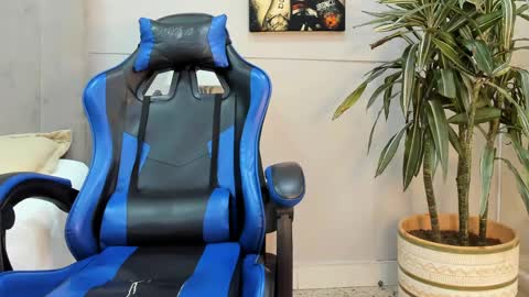 Roan Birkin online show from May 18, 2026, 7:31 pm
