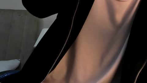 Roan Birkin online show from June 22, 2026, 7:44 pm