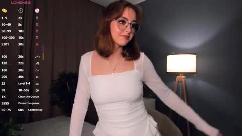 Snapshot of robbinirvin chatting on November 16, 2025, 11:05 am Julia online show from November 16, 2025, 11:05 am