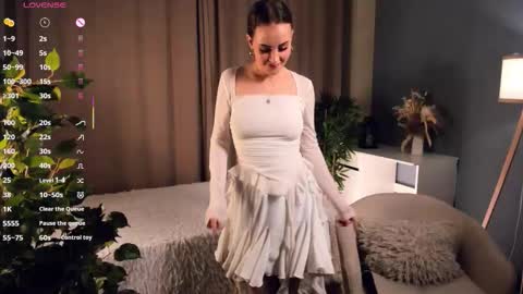 Snapshot of robbinirvin chatting on November 19, 2025, 11:10 am Julia online show from November 19, 2025, 11:10 am