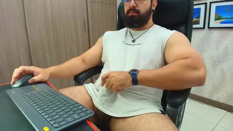 Snapshot of robby_k chatting on February 1, 2026, 3:05 am Robby online show from February 1, 2026, 3:05 am