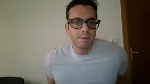 Snapshot of roberpierre_ho chatting on May 14, 2026, 10:33 am roberpierre_ho online show from May 14, 2026, 10:33 am