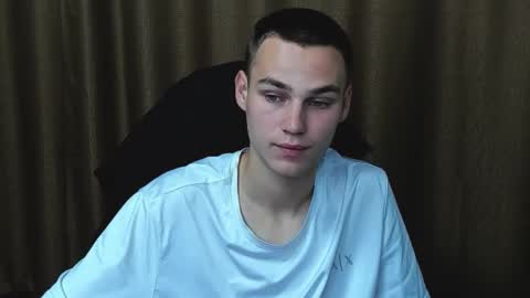 robert10211 online show from September 8, 2025, 8:08 pm