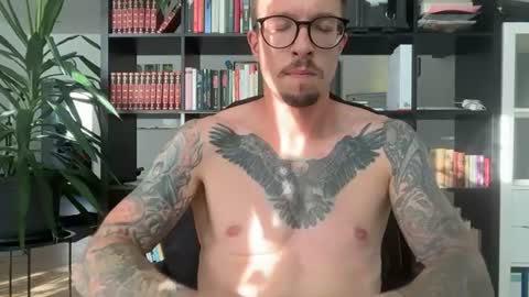 robert_x666 online show from June 26, 2026, 4:44 pm