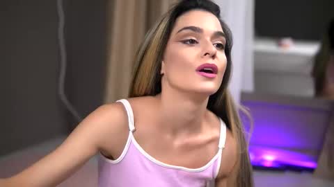 Roberta online show from November 22, 2025, 11:42 am