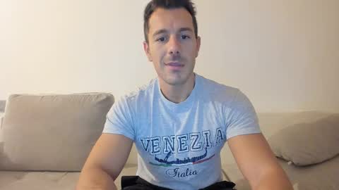 roberto4ever online show from February 16, 2026, 5:47 am