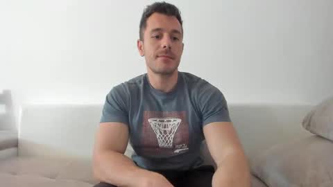 roberto4ever online show from April 6, 2026, 11:11 am