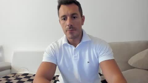 roberto4ever online show from July 19, 2026, 11:14 am