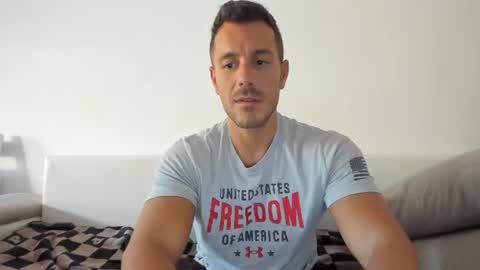 roberto4ever online show from July 28, 2026, 2:13 pm