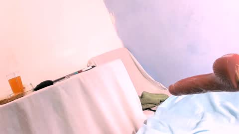 Snapshot of roberts_kloe chatting on February 7, 2025, 5:51 pm Roberts kloe online show from February 7, 2025, 5:51 pm