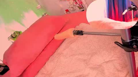 Snapshot of roberts_kloe chatting on October 4, 2025, 6:17 pm Roberts kloe online show from October 4, 2025, 6:17 pm