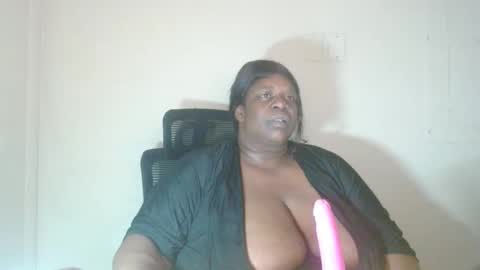 Snapshot of robertswhitney52 chatting on November 22, 2025, 10:47 am robertswhitney52 online show from November 22, 2025, 10:47 am