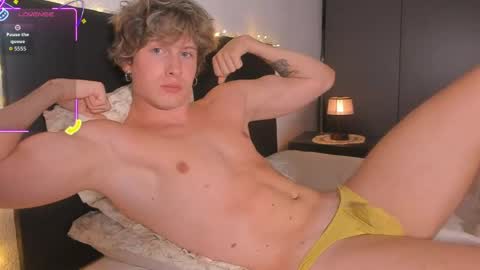 Snapshot of robfavorite1 chatting on May 17, 2026, 11:45 pm robfavorite1 online show from May 17, 2026, 11:45 pm