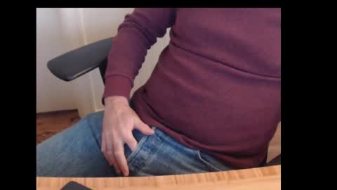 Snapshot of robidan6923 chatting on December 9, 2024, 3:00 pm robidan6923 online show from December 9, 2024, 3:00 pm