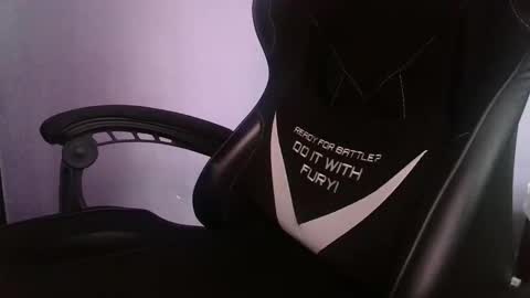 robikcz12 online show from December 5, 2025, 11:41 am