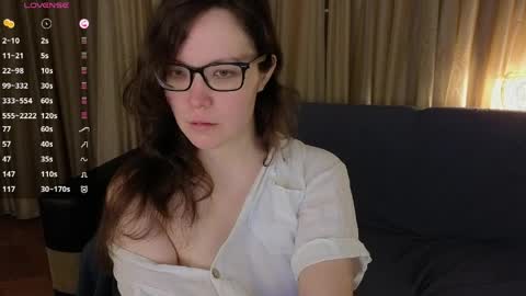 Snapshot of robin_gal chatting on June 6, 2026, 8:24 pm Robin online show from June 6, 2026, 8:24 pm