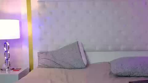 robin D online show from September 11, 2025, 1:44 pm