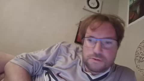 robinouhot online show from March 6, 2025, 2:41 am