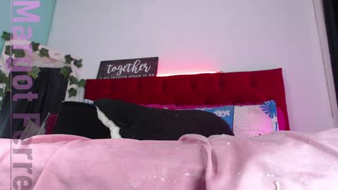 Margot Ferrer online show from December 4, 2024, 6:44 am