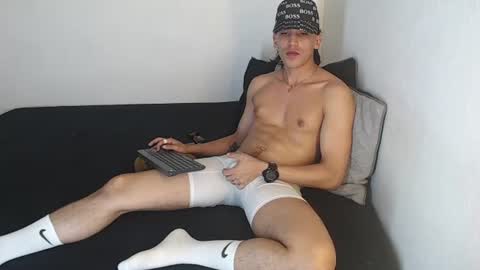 Snapshot of robisson_zack chatting on June 23, 2026, 5:16 am Robisson Zack online show from June 23, 2026, 5:16 am