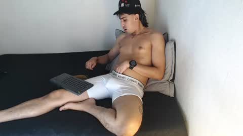 Snapshot of robisson_zack chatting on July 25, 2026, 1:52 pm Robisson Zack online show from July 25, 2026, 1:52 pm