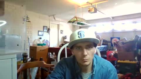 Snapshot of robwit8 chatting on January 2, 2025, 9:39 pm Rob witha 8 online show from January 2, 2025, 9:39 pm