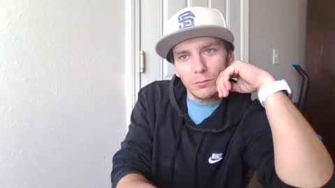 Snapshot of robwit8 chatting on February 5, 2025, 5:09 pm Rob witha 8 online show from February 5, 2025, 5:09 pm